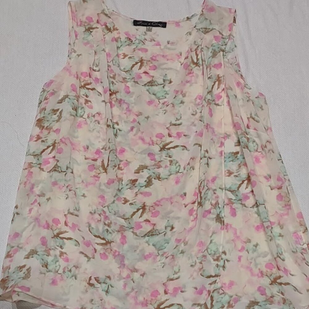 ROSE AND OLIVE SHEER SLEEVELESS BLOUSE FLORAL RUCHED SHOULDER SIZE 1X